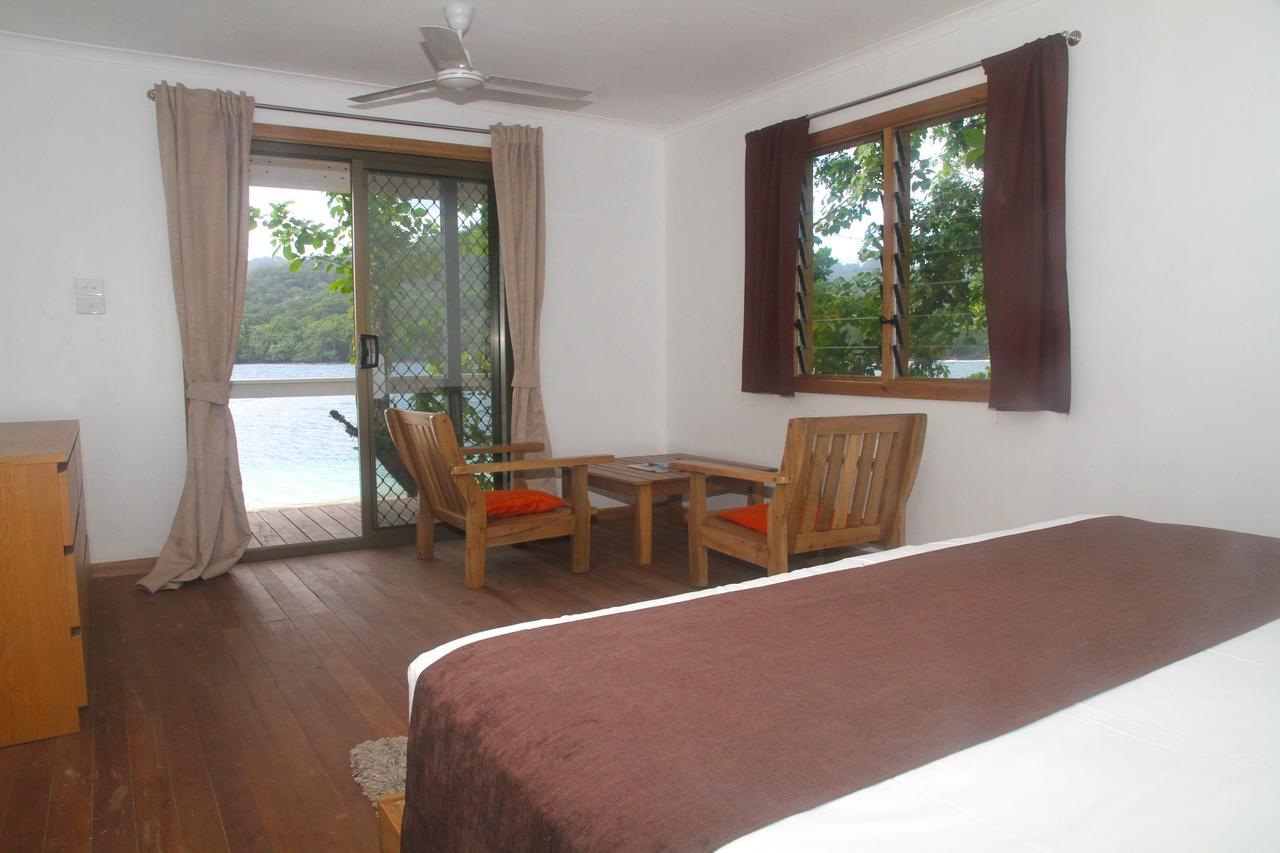 Evis Resort At Nggatirana Island Halisi エクステリア 写真