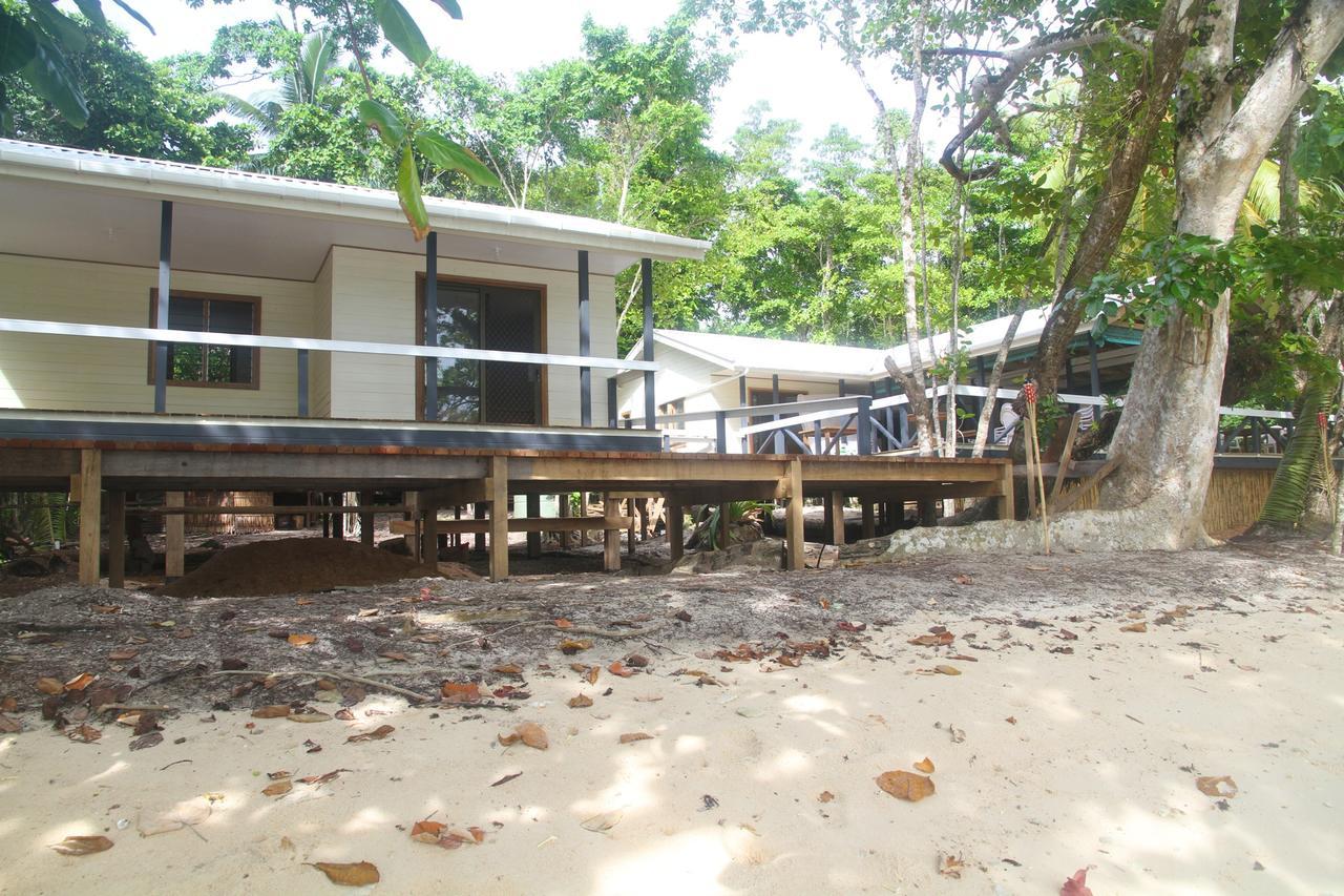 Evis Resort At Nggatirana Island Halisi エクステリア 写真
