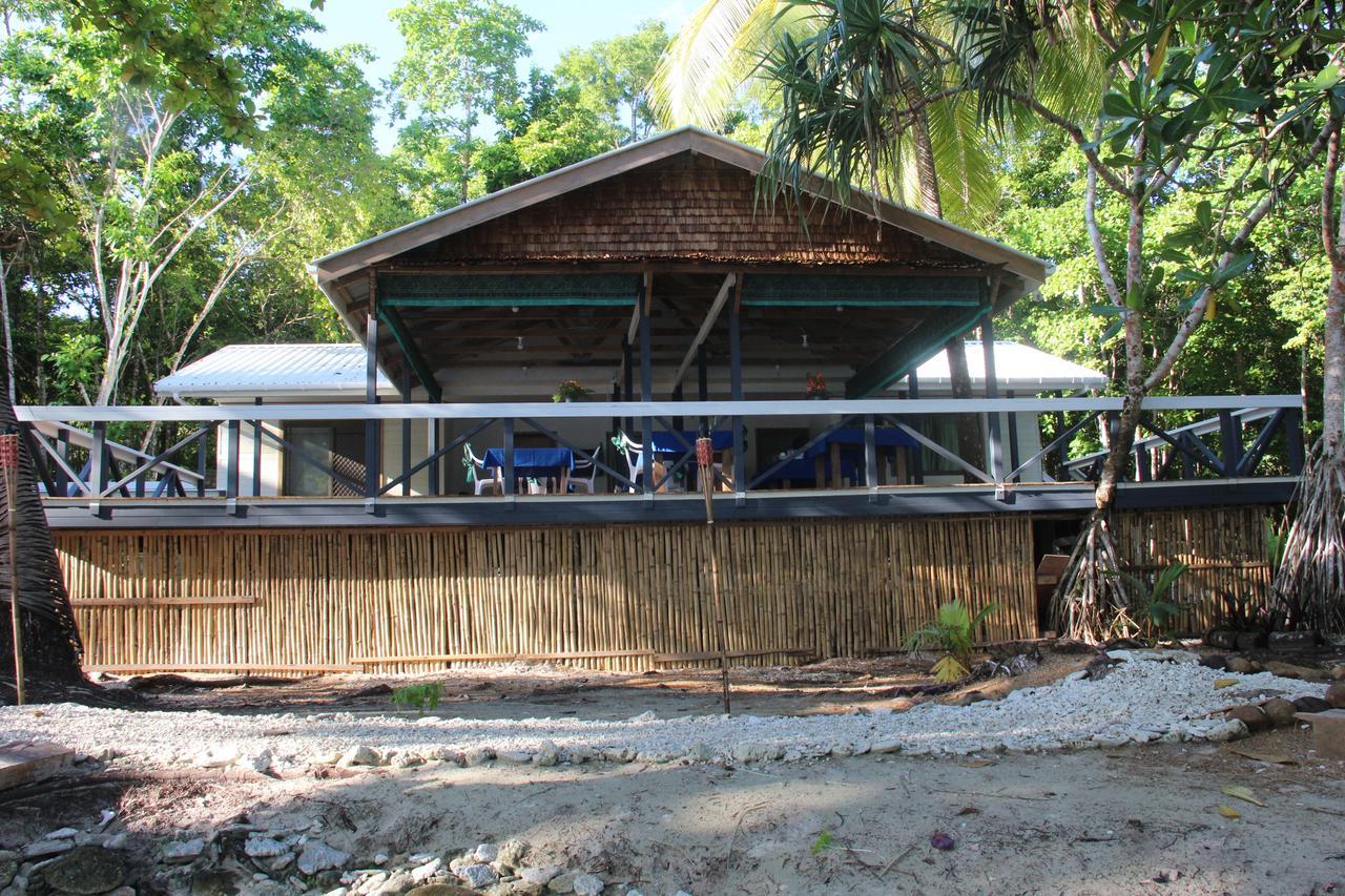 Evis Resort At Nggatirana Island Halisi エクステリア 写真