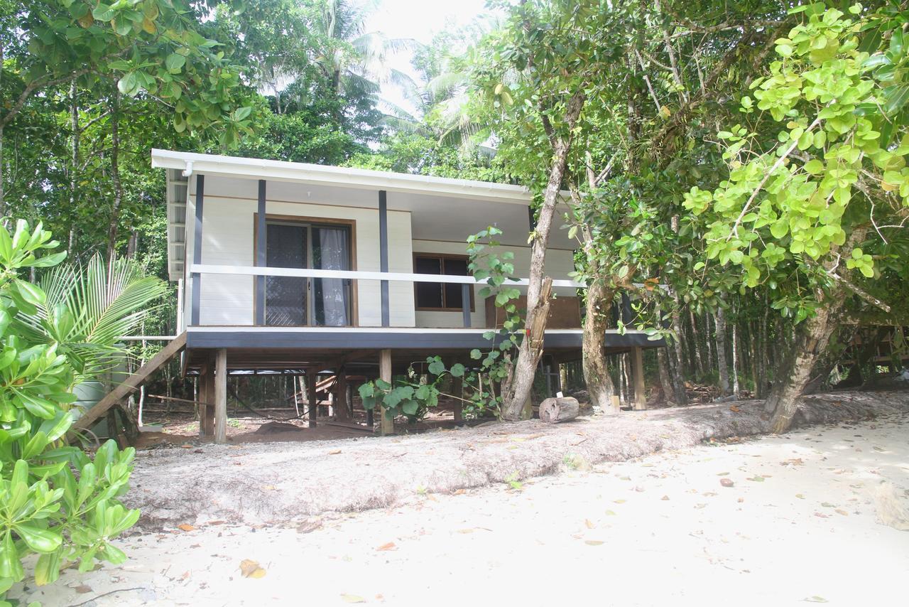 Evis Resort At Nggatirana Island Halisi エクステリア 写真