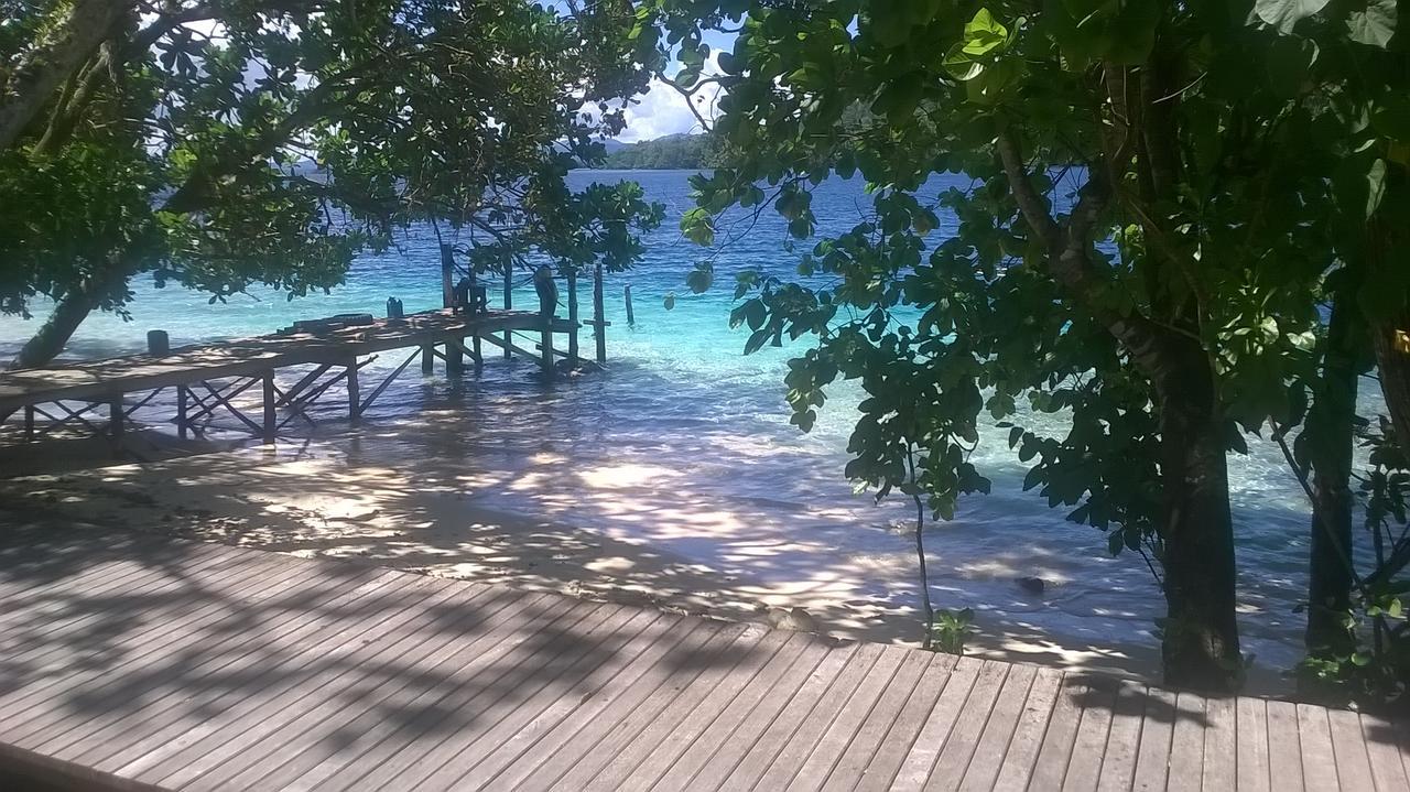 Evis Resort At Nggatirana Island Halisi エクステリア 写真
